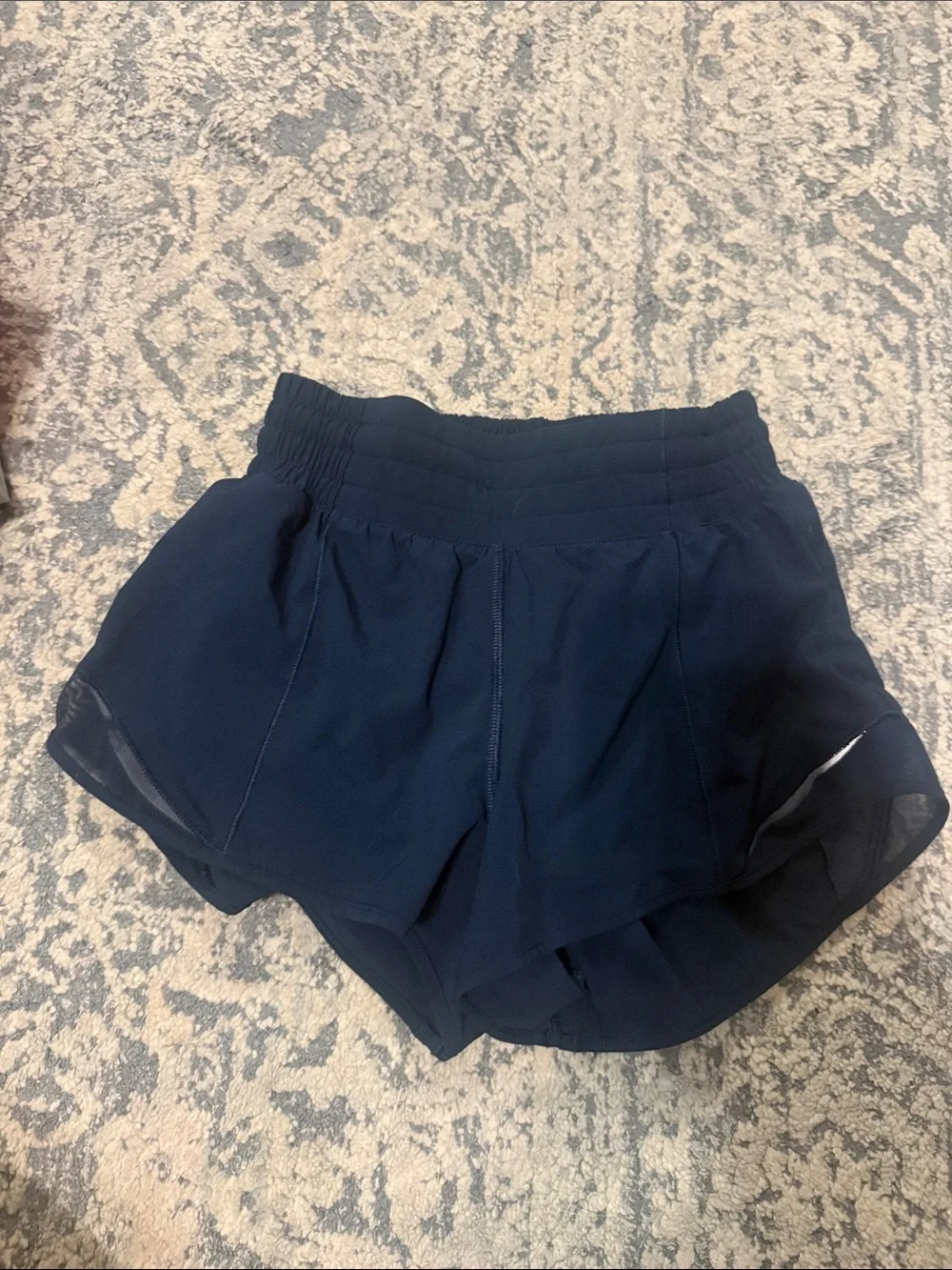 Hotty Hot High-rise 2.5” shorts in Navy